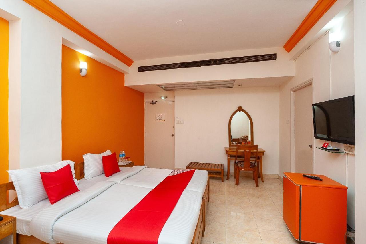 Hotel Manhattan Chennai Luaran gambar