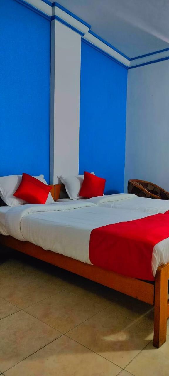 Hotel Manhattan Chennai Luaran gambar
