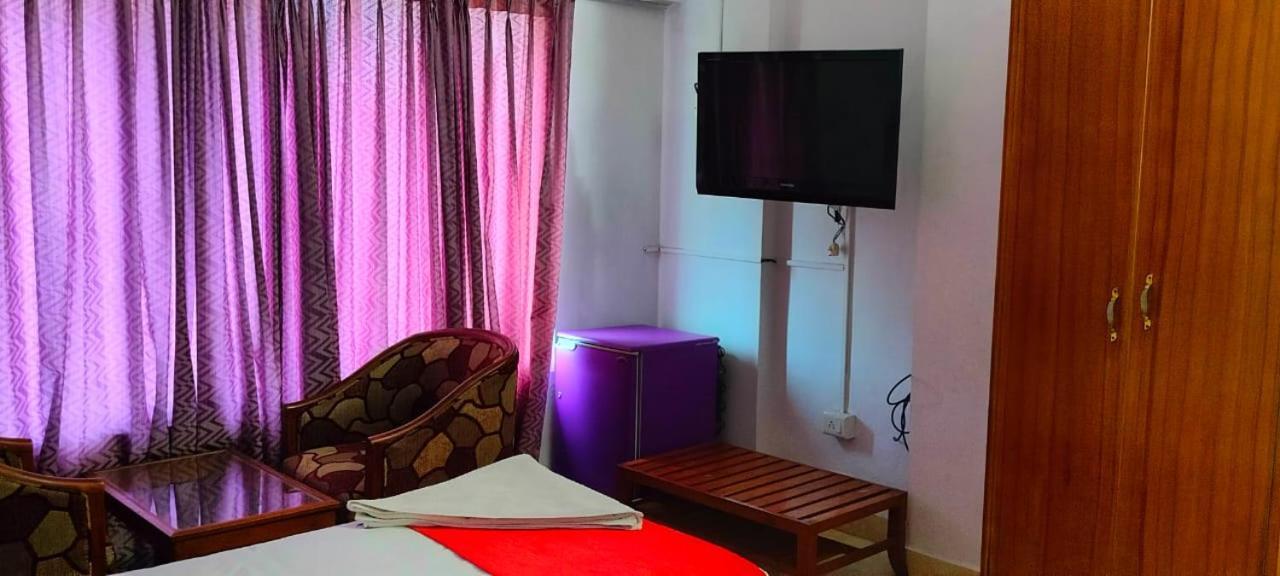 Hotel Manhattan Chennai Luaran gambar