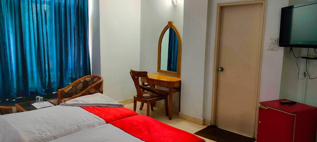 Hotel Manhattan Chennai Luaran gambar