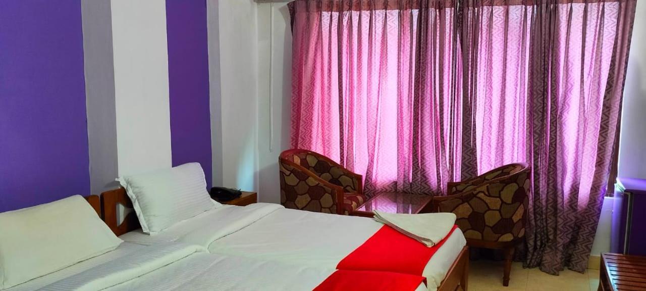 Hotel Manhattan Chennai Luaran gambar