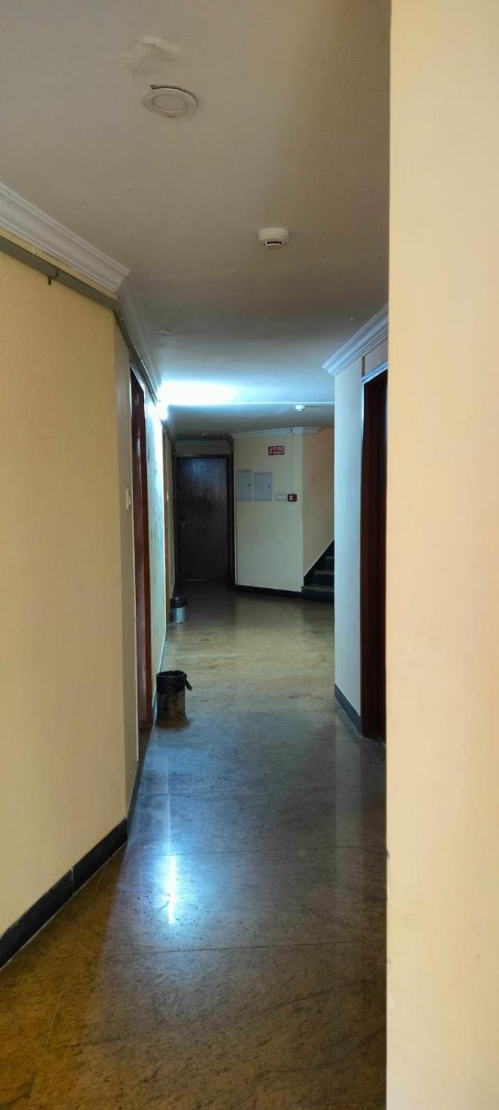 Hotel Manhattan Chennai Luaran gambar