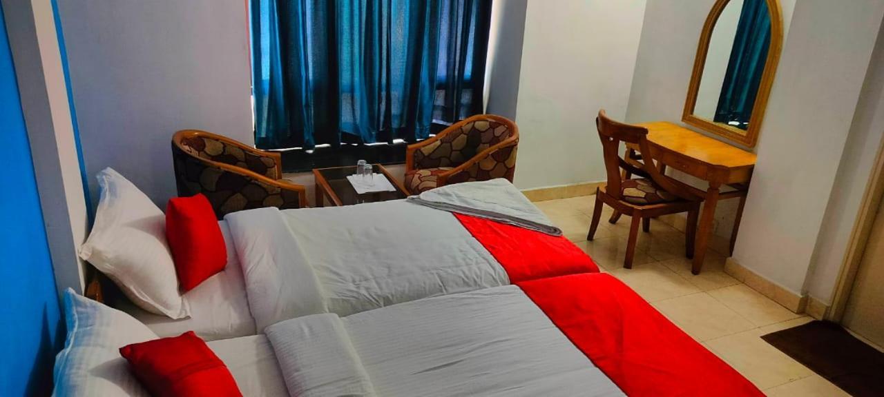 Hotel Manhattan Chennai Luaran gambar